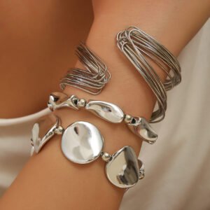 Geometric round bead bracelet