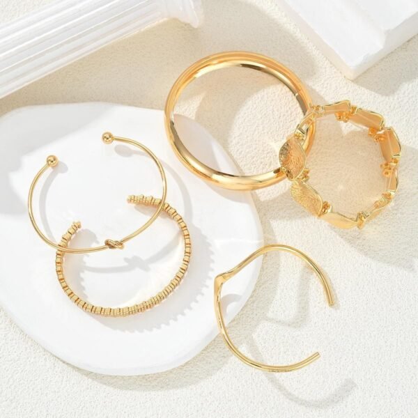 exaggerated leaf smooth bracelet
